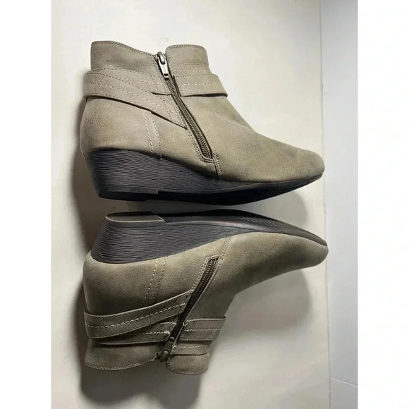 Yuu Taupe Ankle Boots - Picture 5 of 7